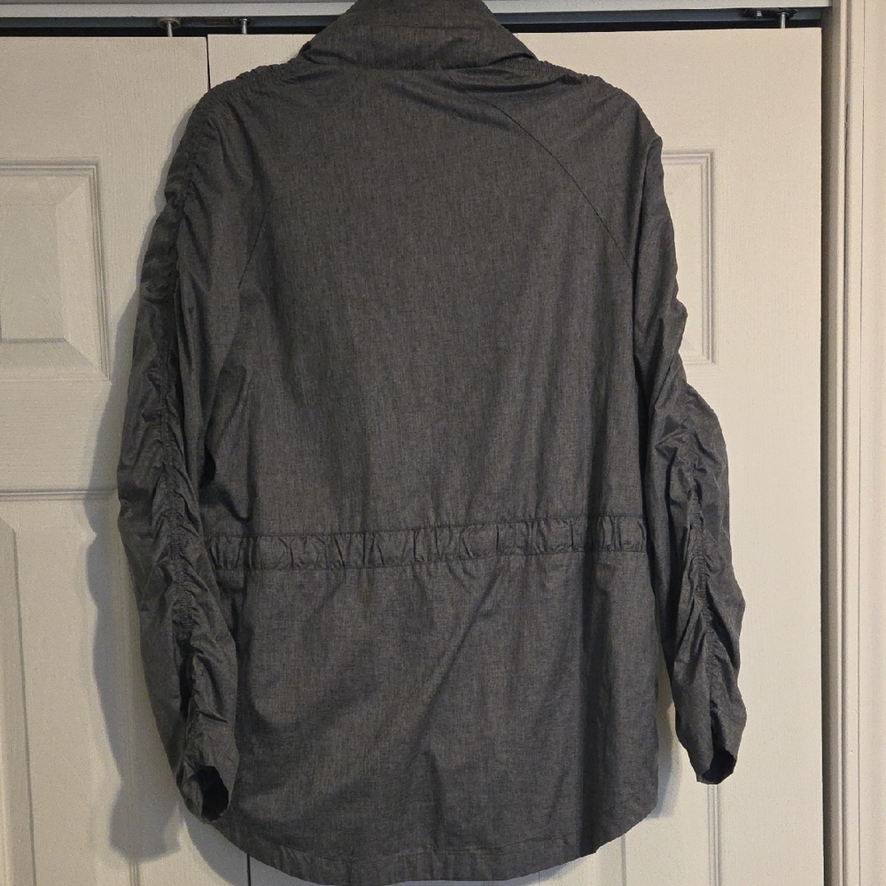 Fabletics Gray Mesh Jacket - Picture 3 of 4